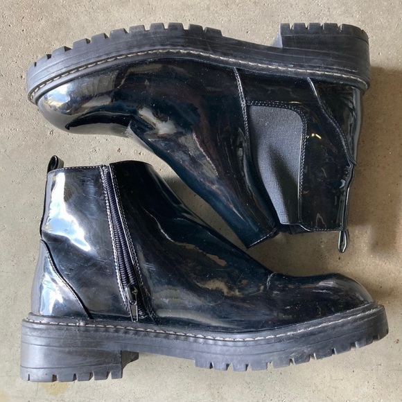Forever 21 Patent Style Ankle Boots 10 - Picture 2 of 6